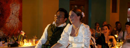 Petra & Dede beim anschauen Ihrer Beamer Pr&auml;sentation